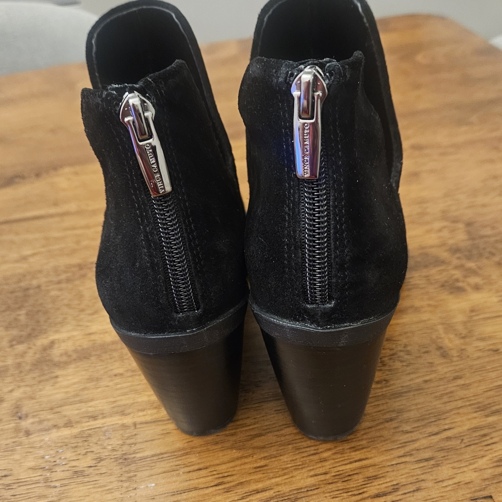 Vince Camuto Bibestie Black Leather Ankle Boots - Picture 4 of 7